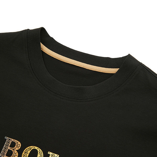 T-shirt pria dengan kain berat dan desain kustom yang nyaman dari 100% kapas