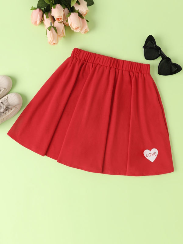 Gadis Merah Rok Pendek Dan Gaun Dengan Cinta Pola Hati Dalam Polyester Spandex