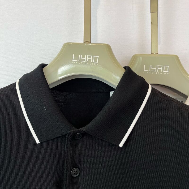 Kemeja Polo Logo Pria - Bordir | Saku Dada Hitam dengan Trim Putih & Desain Monogram Trendi Kemeja Polo Pique Pria