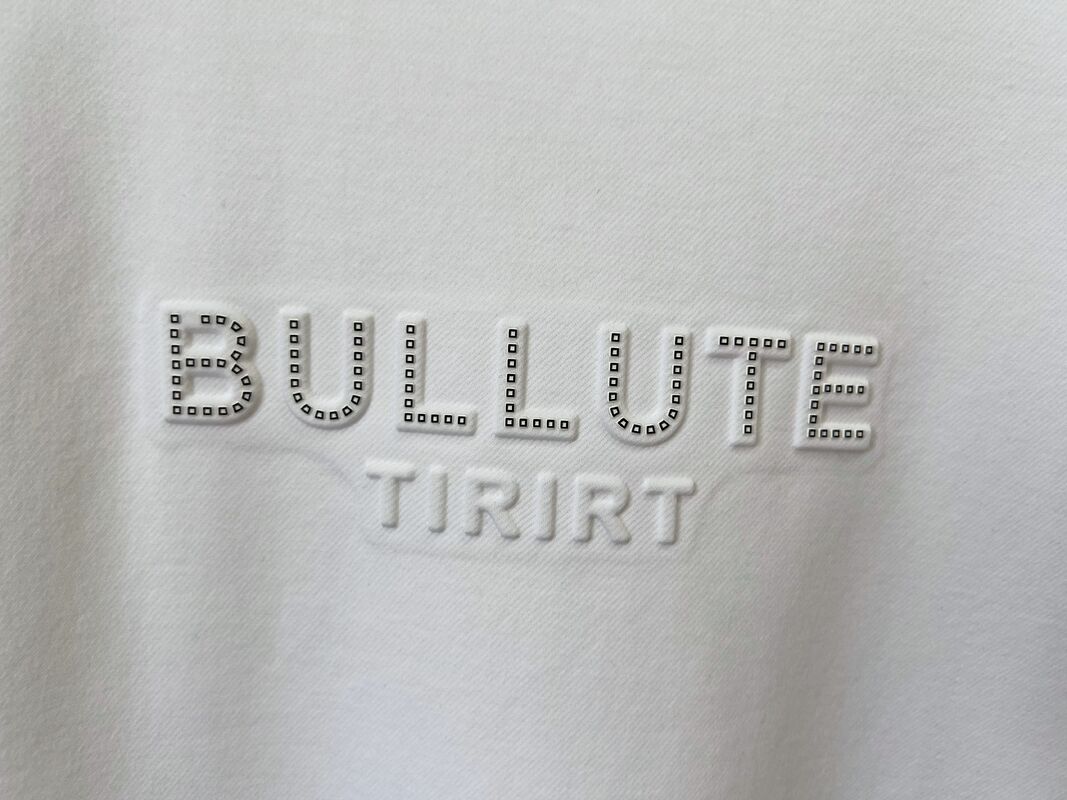 Kaos Kru Pria Mewah Desain Logo Cetak Mengadopsi Proses Embossing Kain Asli Ditambah Proses Vinyl Transfer Panas OEM/ODM