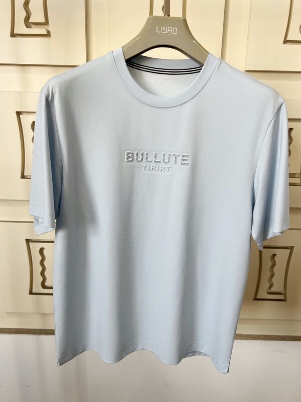 Kaos Kru Pria Mewah Desain Logo Cetak Mengadopsi Proses Embossing Kain Asli Ditambah Proses Vinyl Transfer Panas OEM/ODM