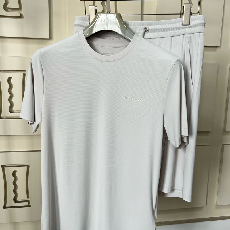 Atasan & Celana Pendek Lengan Pendek Olahraga Pria Abu-abu Muda, Kaos Pria yang Nyaman & Bernapas